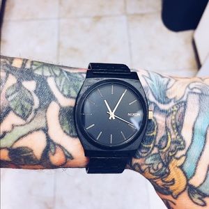 Nixon BLACK & GOLD TIME TELLER watch. Barely worn.